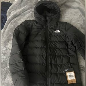 Men’s Black North Face Coat (New/never worn) Size Men’s Small